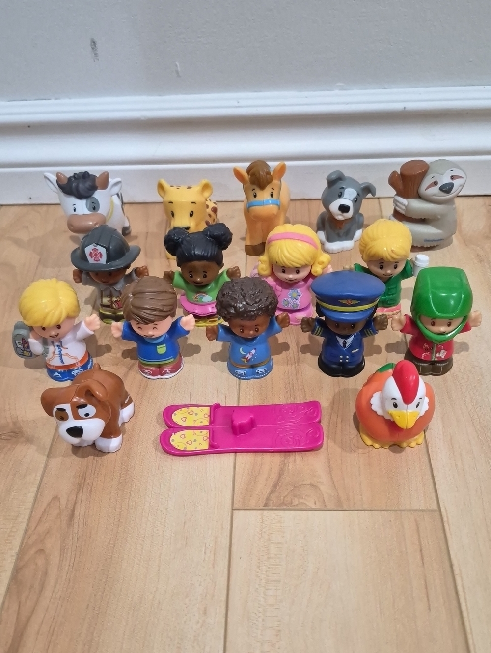 16 Fisher Price Little People Animals & People - Picture 1 of 3